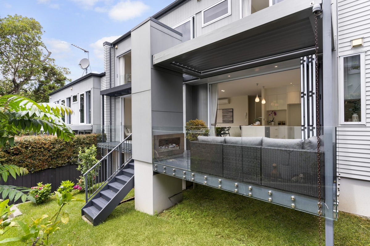 17B Saint Georges Bay Road, Parnell, Auckland - Carousel 2