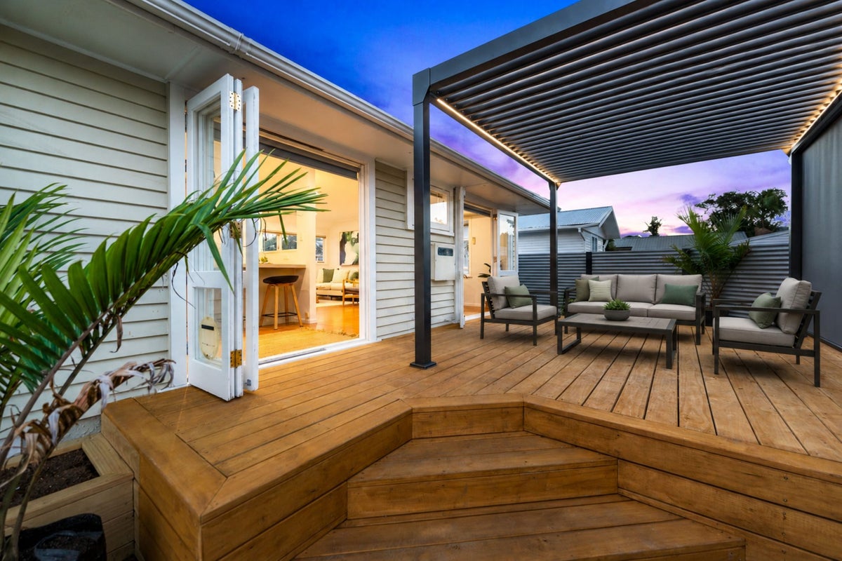 11 Lynden Avenue, Hillcrest, Auckland - Carousel 2