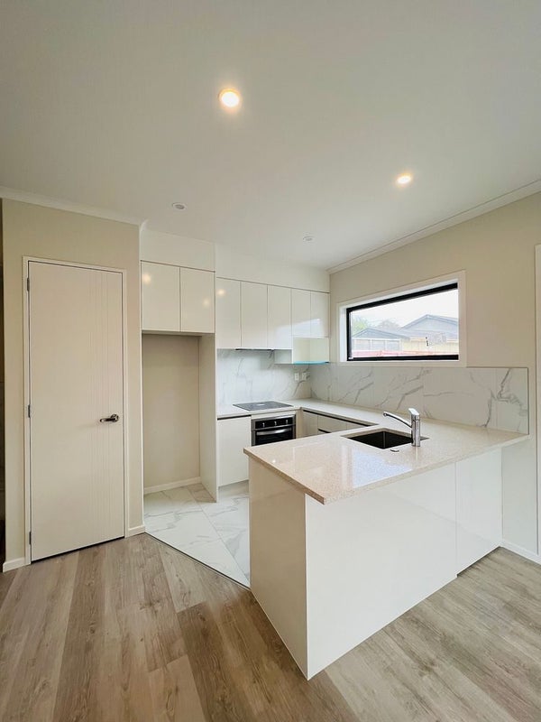 82C Eversleigh Road, Belmont, Auckland - Carousel 2