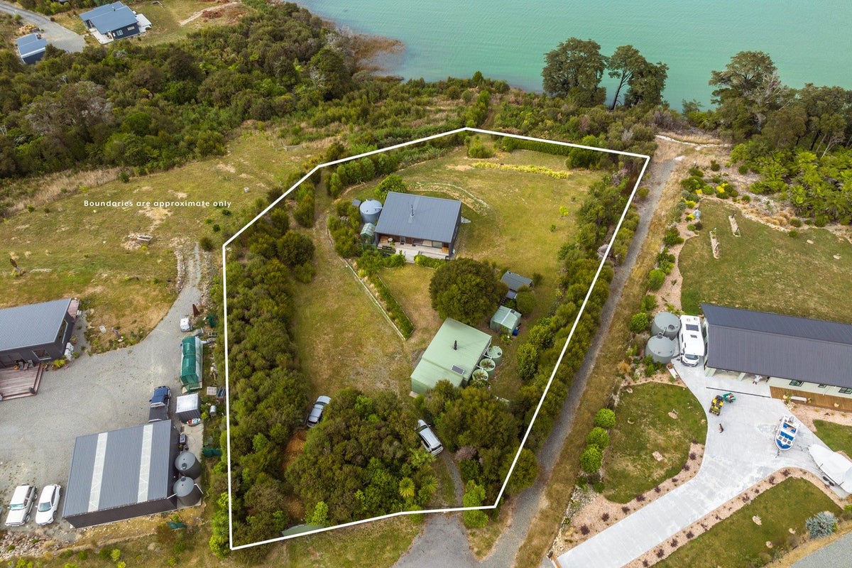 15 Tai Close, Kaiuma Bay - Carousel 2