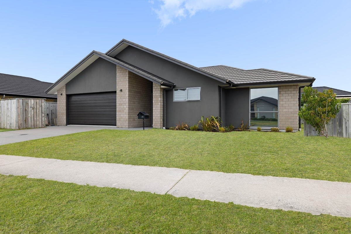 35 Kanapa Close, Papamoa, Papamoa - Carousel 1
