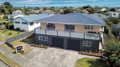 6 Simcox Street, Otaki Beach, Otaki - Carousel 1