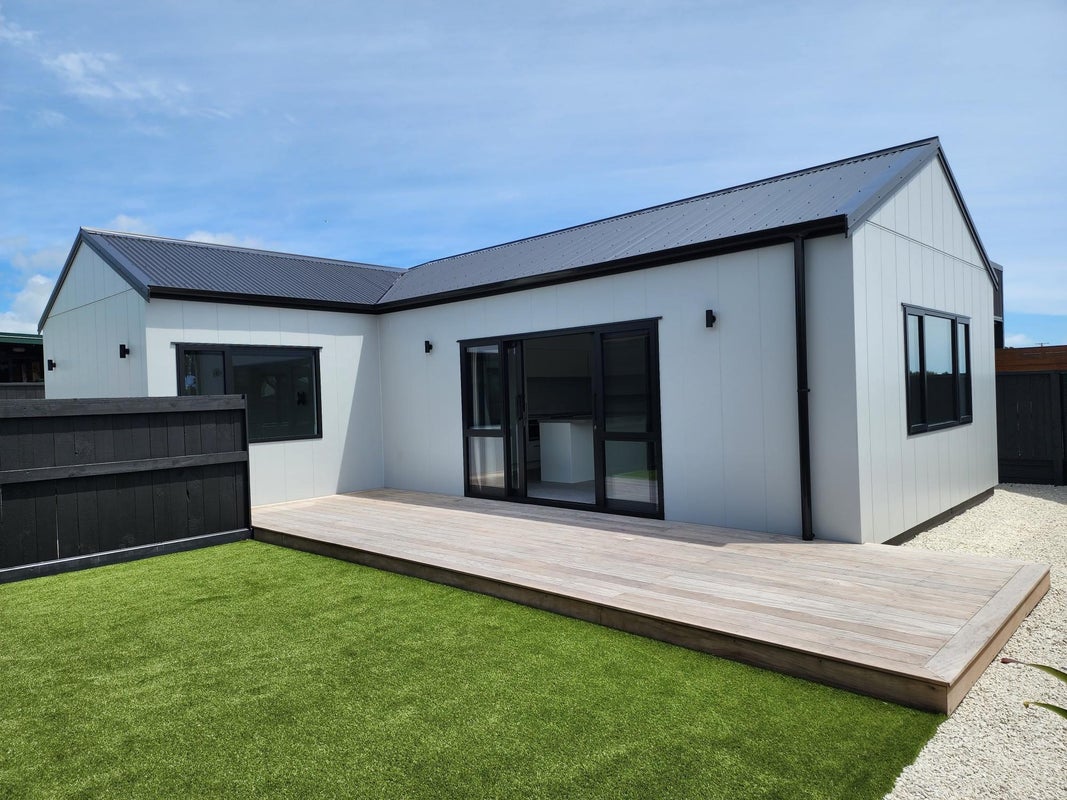 140A Ngamotu Road, Spotswood, New Plymouth - Carousel 1