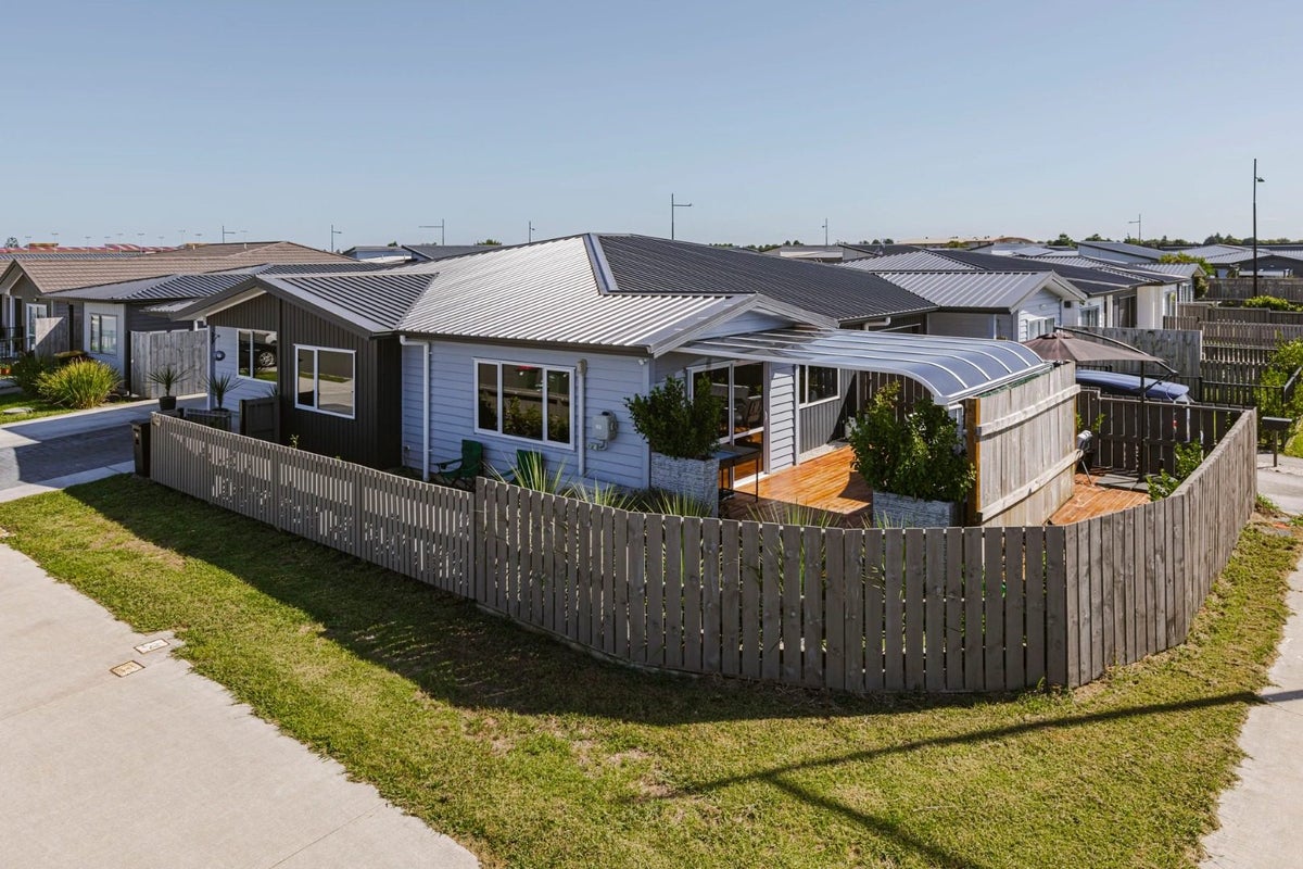 26 Kapowai Boulevard, Takanini, Auckland - Carousel 1