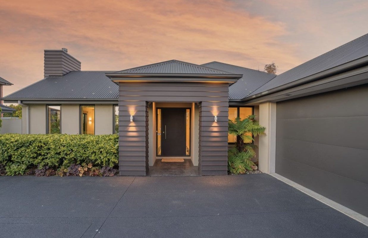 6 Ruby Avenue, Northwood, Christchurch - Carousel 2