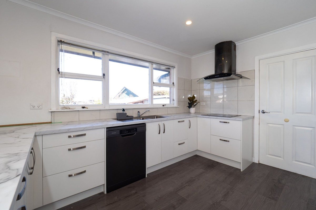 4 Reddecliffe Crescent, Hampstead, Ashburton - Carousel 2