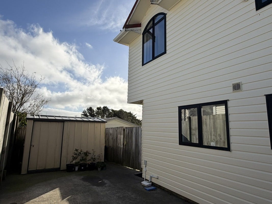 43B Horokiwi Road West, Newlands, Wellington, Wellington - Carousel 1
