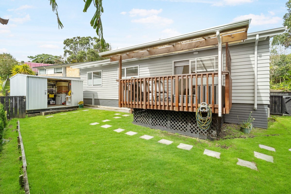 35 Ellice Road, Totara Vale, Auckland - Carousel 2