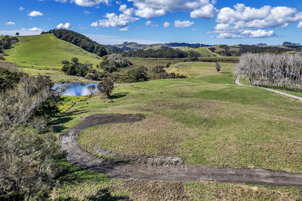 111 Petley Road, Paparoa - Carousel 1