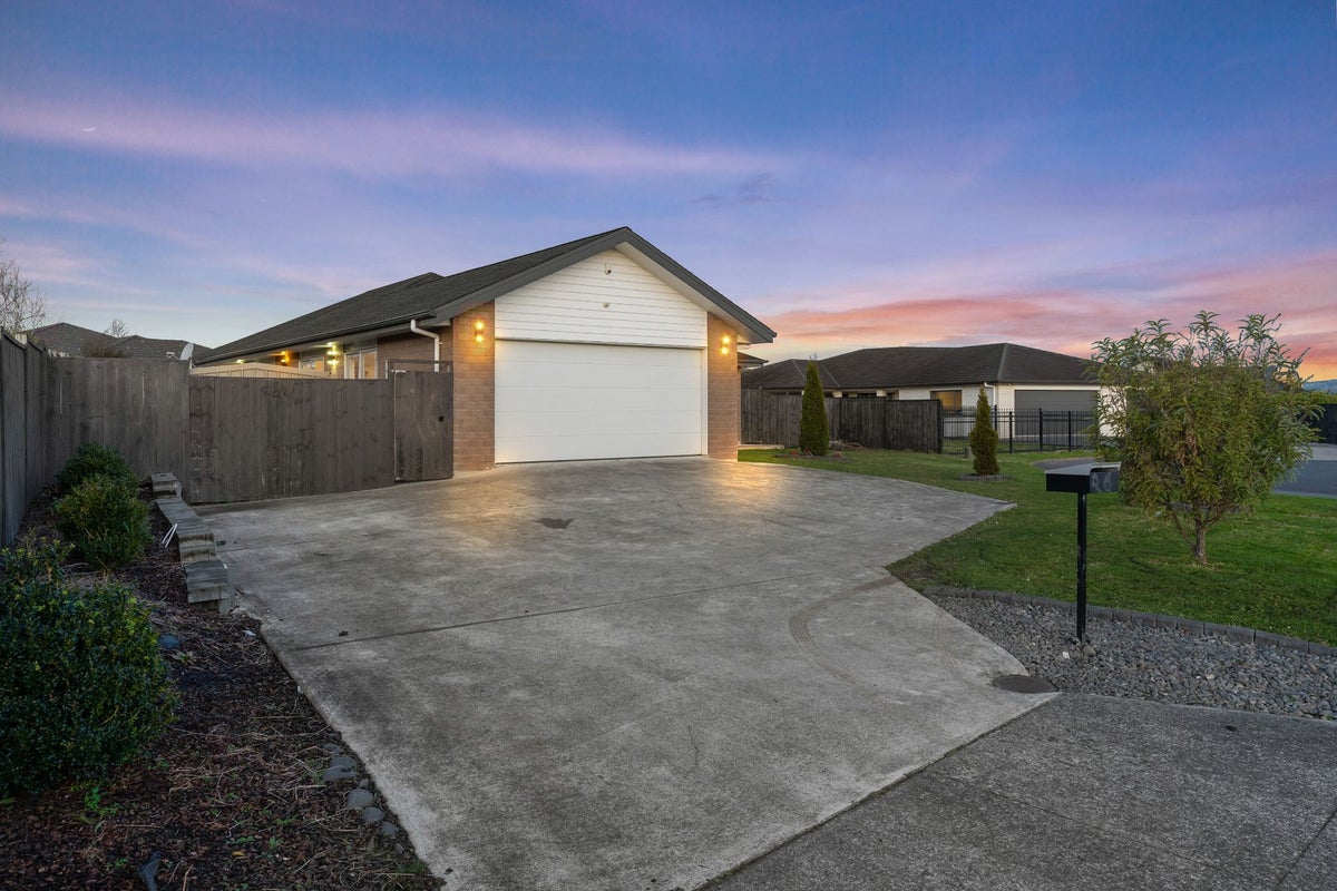 26 Kilmacrennan Drive, Rosehill, Papakura - Carousel 19