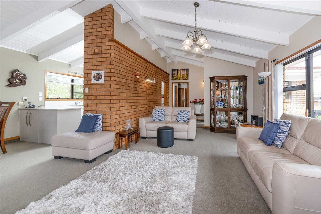 208 Edmonton Road, Te Atatu South, Auckland - Carousel 2
