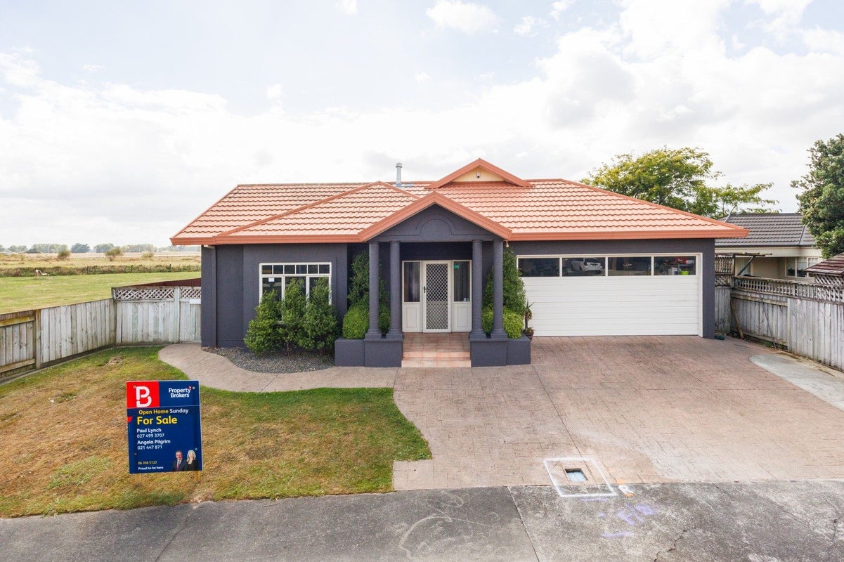 38 Leander Place, Milson, Palmerston North - Carousel 21