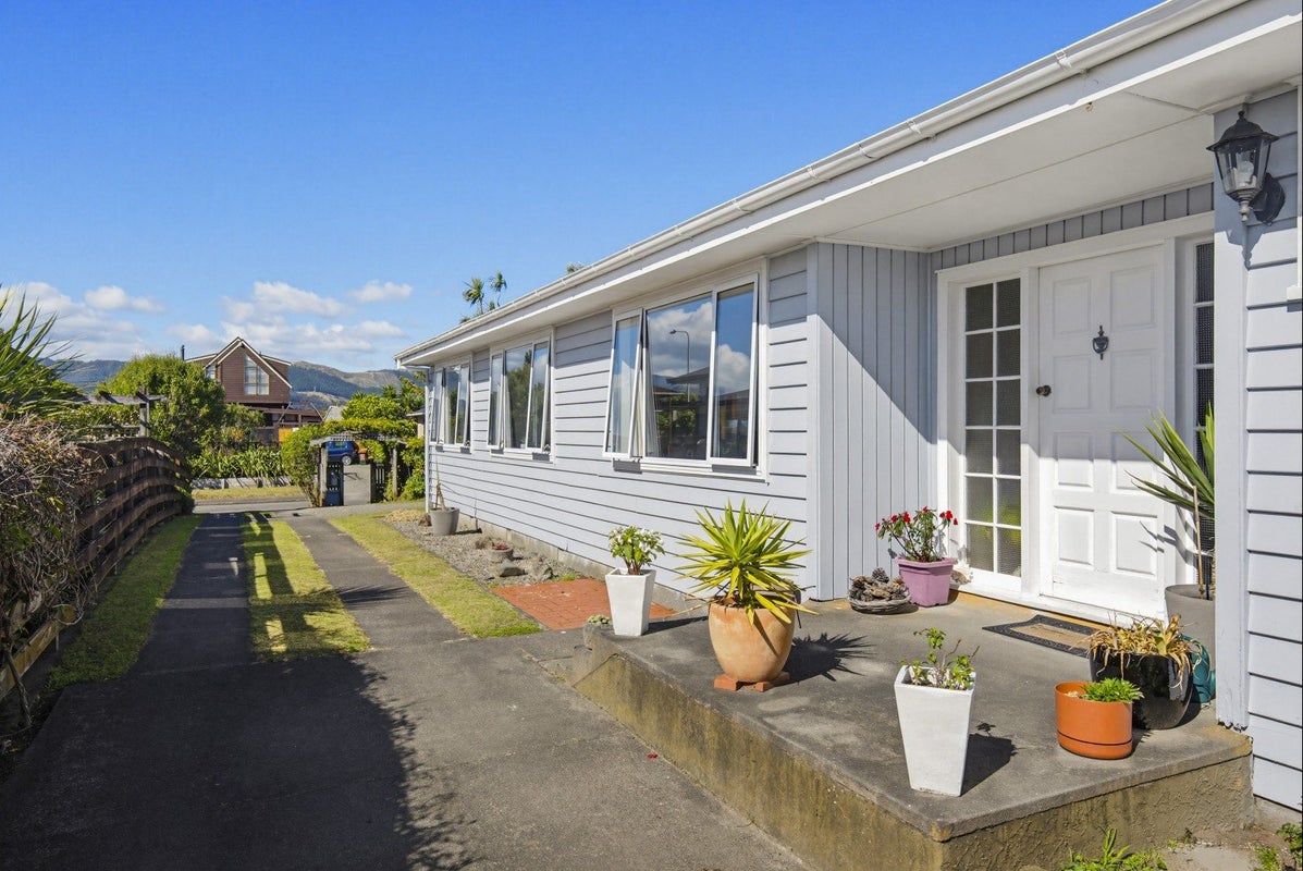 6 Teoti Street, Paraparaumu Beach, Paraparaumu - Carousel 2