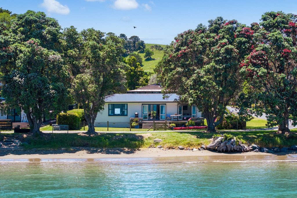 1 Campbell Road, Tawharanui Peninsula, Matakana - Carousel 2