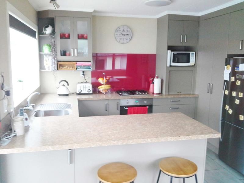 18 Budleigh Street, Frankleigh Park, New Plymouth - Carousel 2
