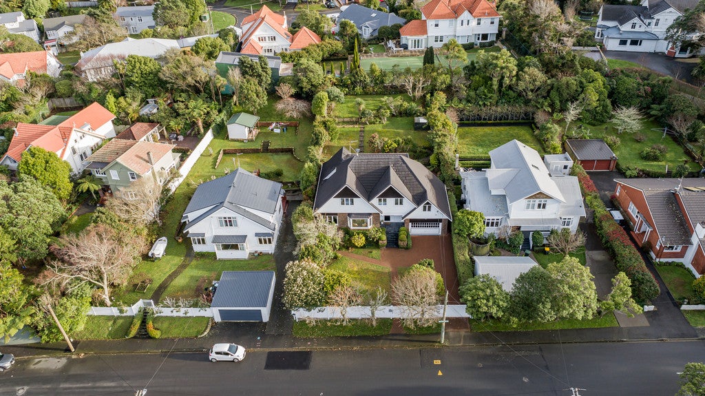58 Homewood Avenue, Karori, Wellington - Carousel 2