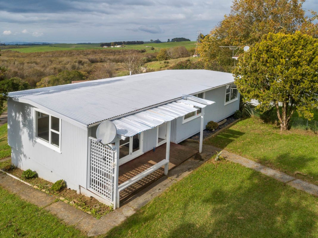 39 Heather Green Avenue, Meremere - Carousel 2