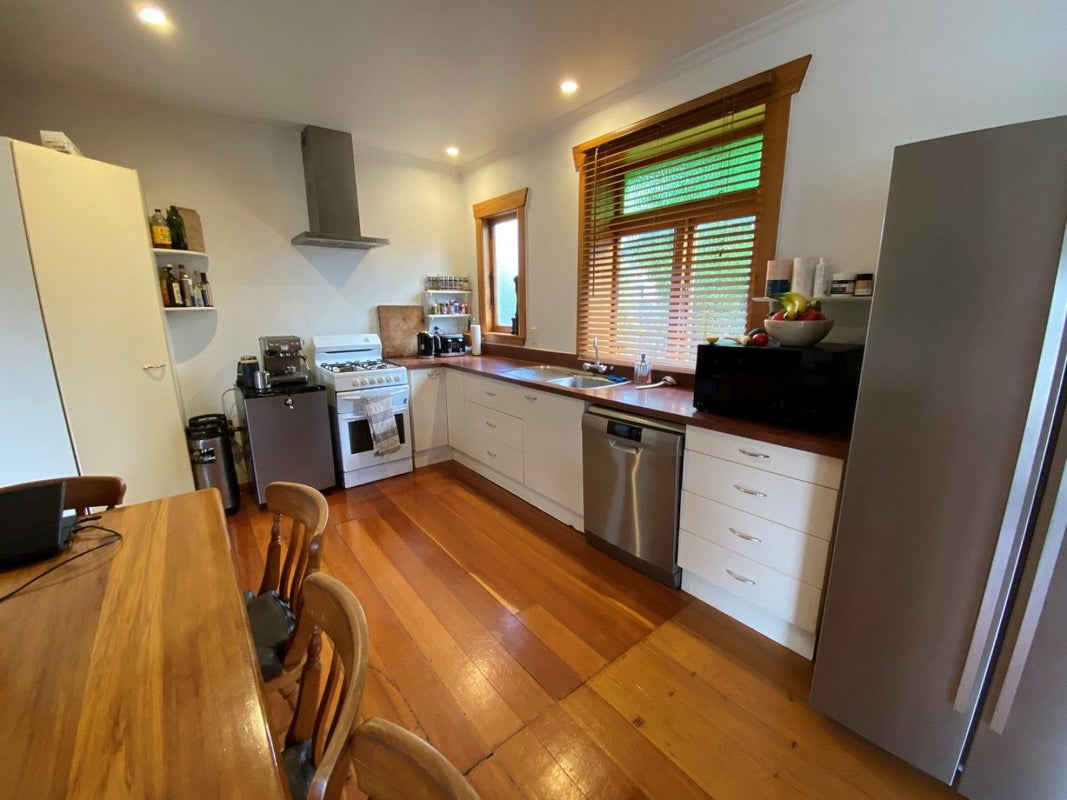 21 Knowles Street, Terrace End, Palmerston North - Carousel 2