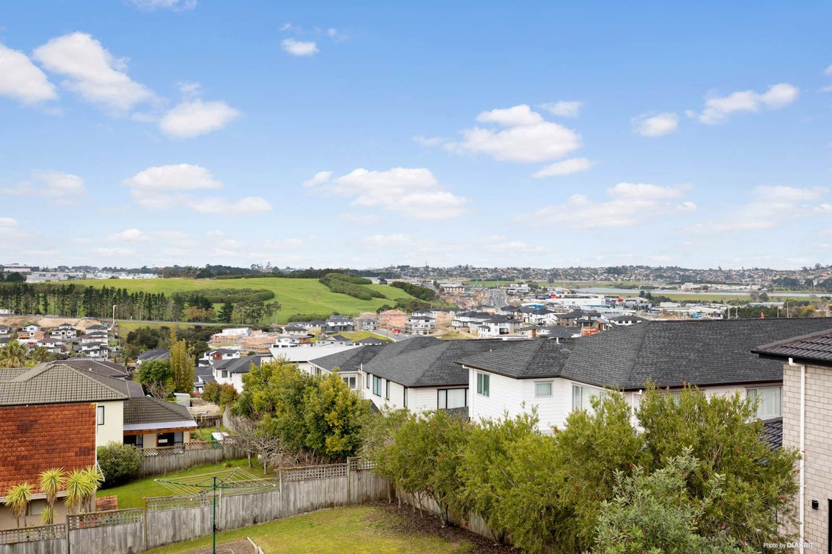 14 Carrowmore, Pinehill, Auckland - Carousel 1