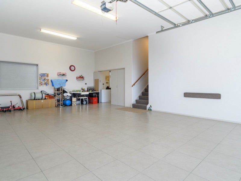 1 Sherborne Close, Bethlehem, Tauranga - Carousel 21