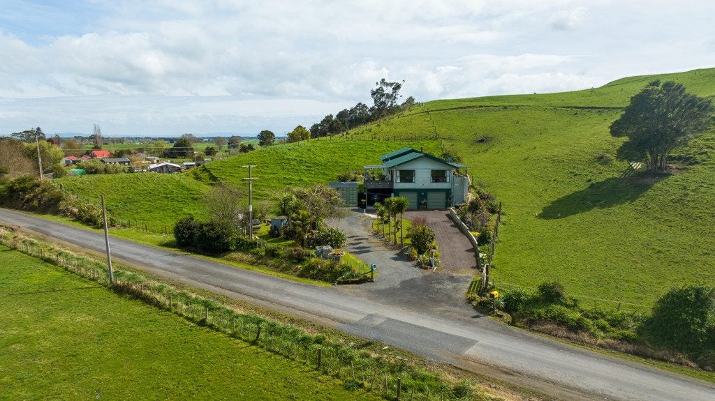 29 Omahu Valley Road, Puriri, Paeroa - Carousel 1