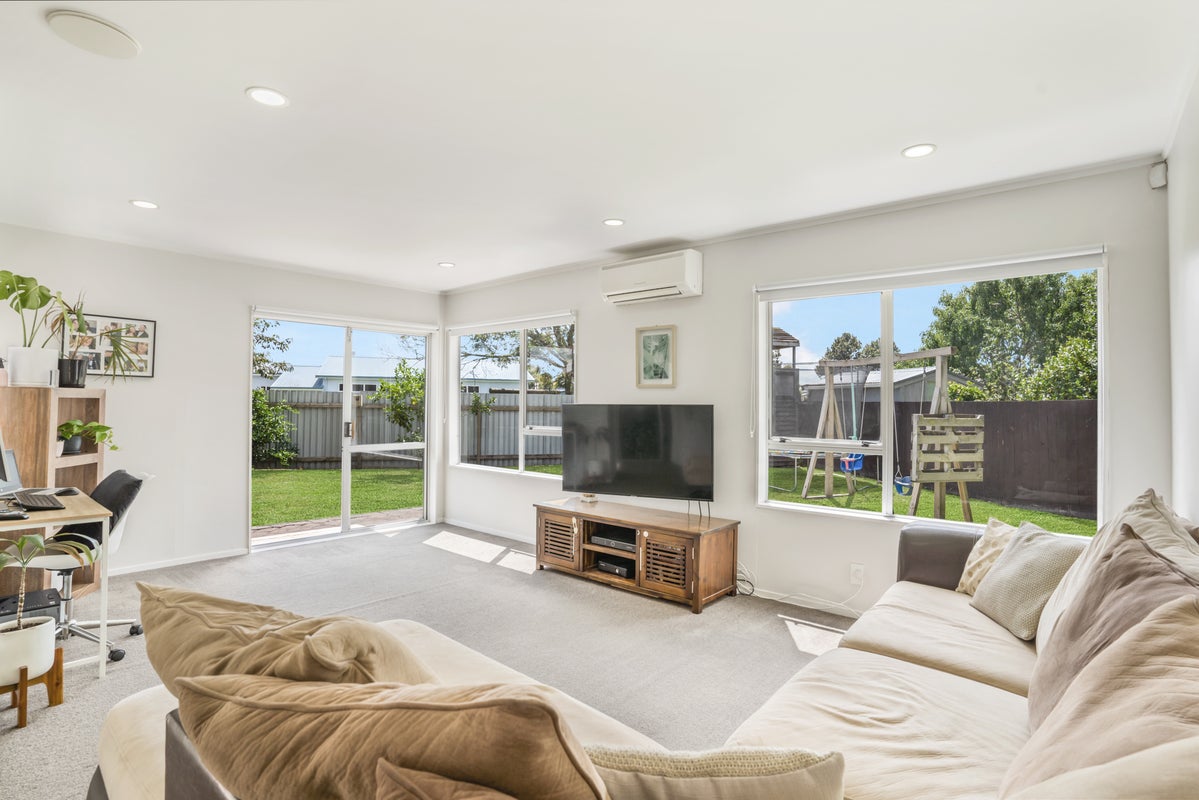 2/82 KELVIN Road, Papakura, Auckland - Carousel 2