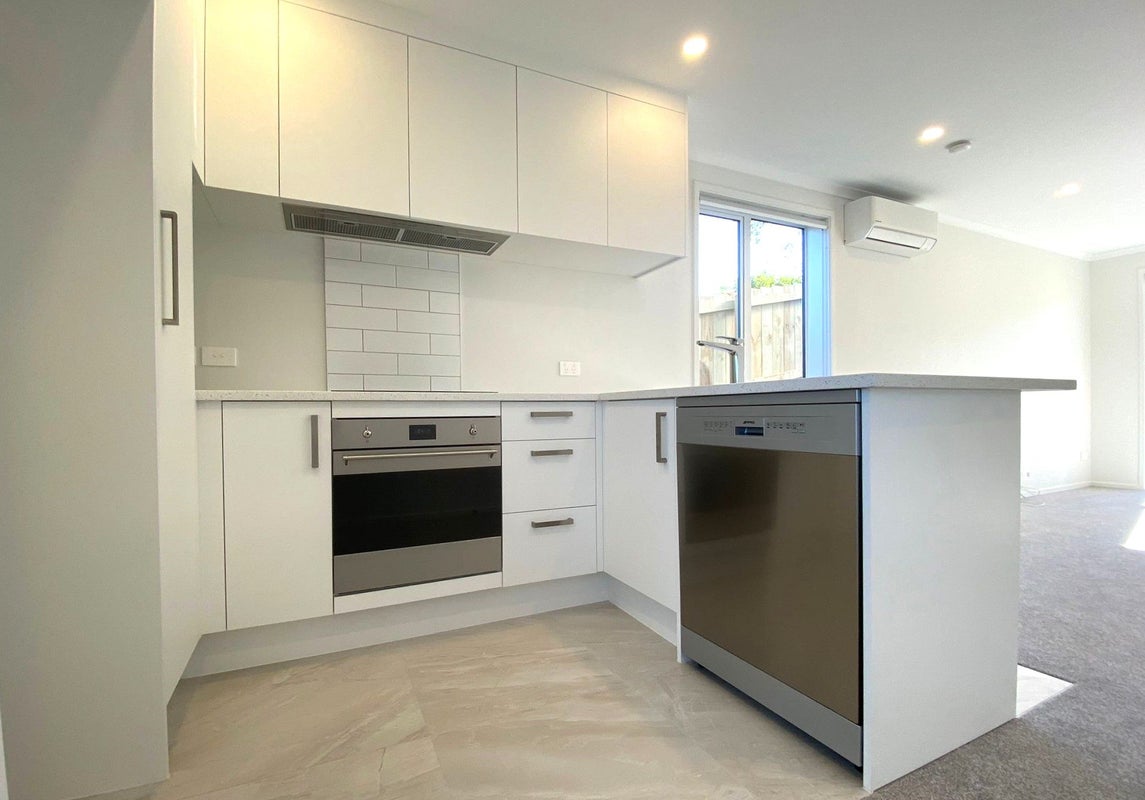 95B Athena Drive, Totara Vale, Auckland - Carousel 1