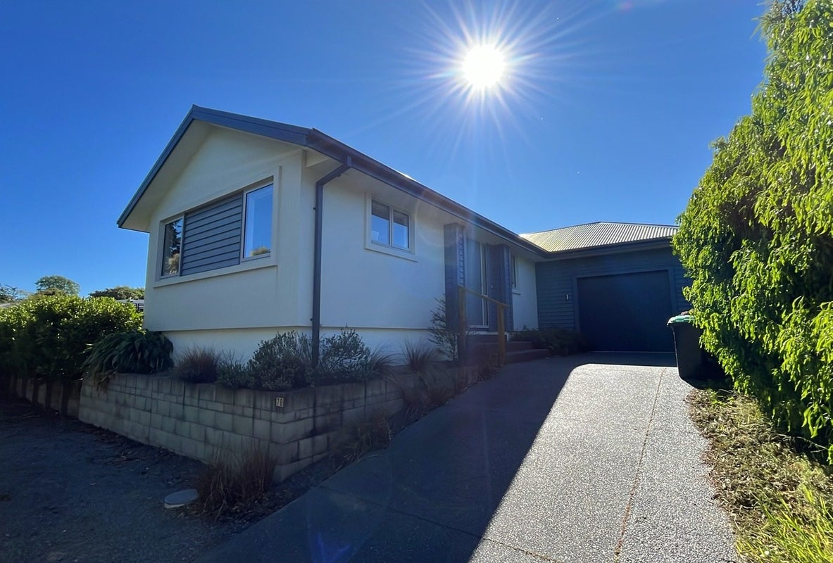7B Burnbrae Street, Saint Martins, Christchurch - Carousel 1