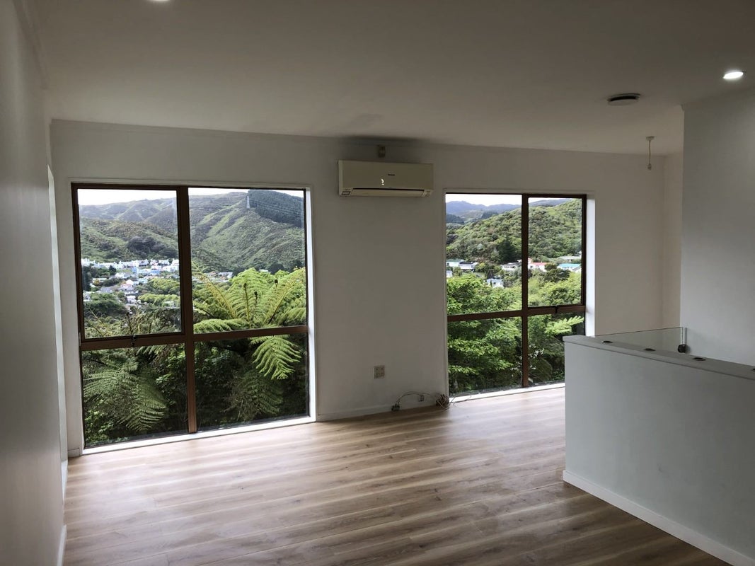 81 Thurleigh Grove, Karori, Wellington - Carousel 1