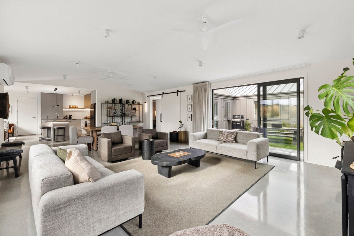 6 McDonald Street, Wanaka, Queenstown Lakes - Carousel 1
