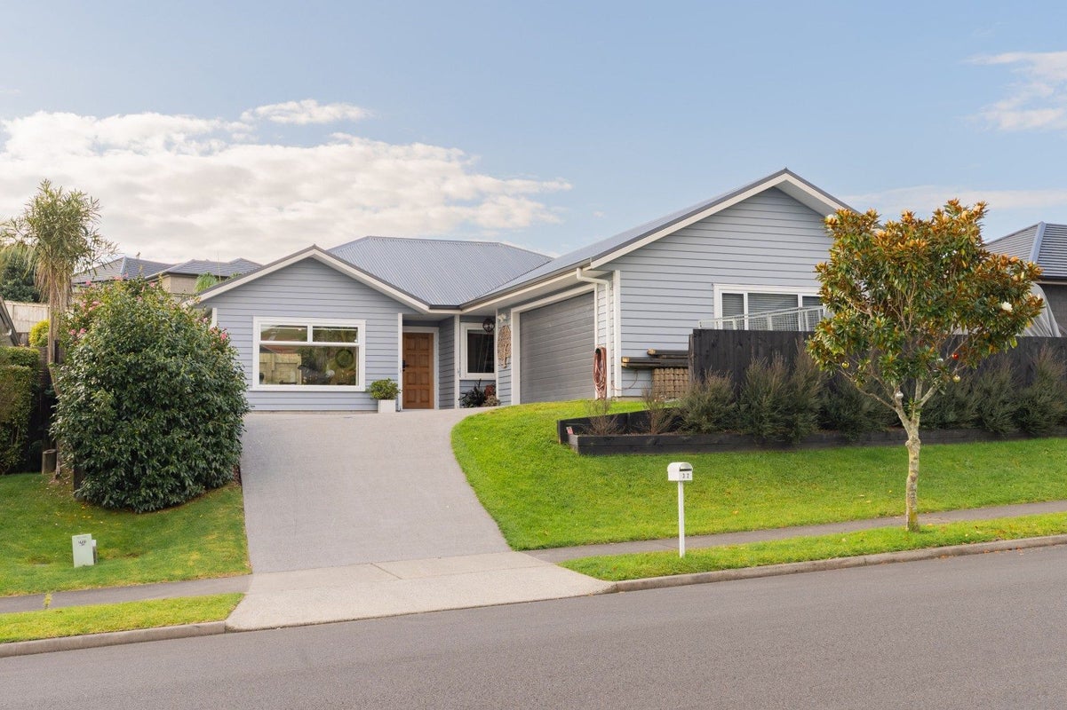 32 Ballintoy Park Drive, Welcome Bay, Tauranga - Carousel 1