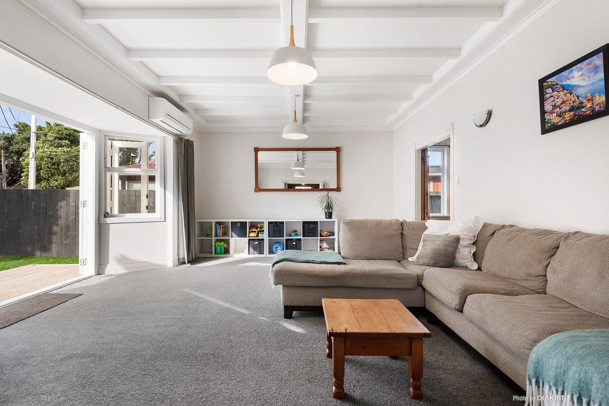 6A Rex Street, Miramar, Wellington - Carousel 2