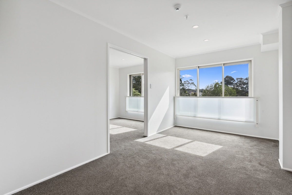 25A/30 Westward Hollow, GLEN EDEN, AUCKLAND - Carousel 2