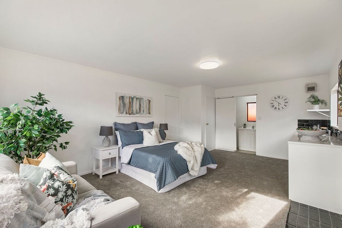 40 Beach Road, Te Atatu Peninsula, Auckland - Carousel 2
