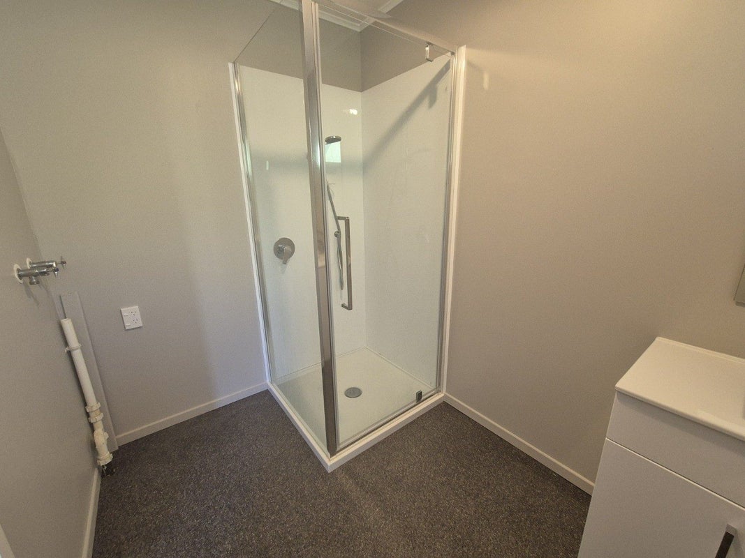 2/10 Trevethick Grove, Woburn, Lower Hutt - Carousel 13