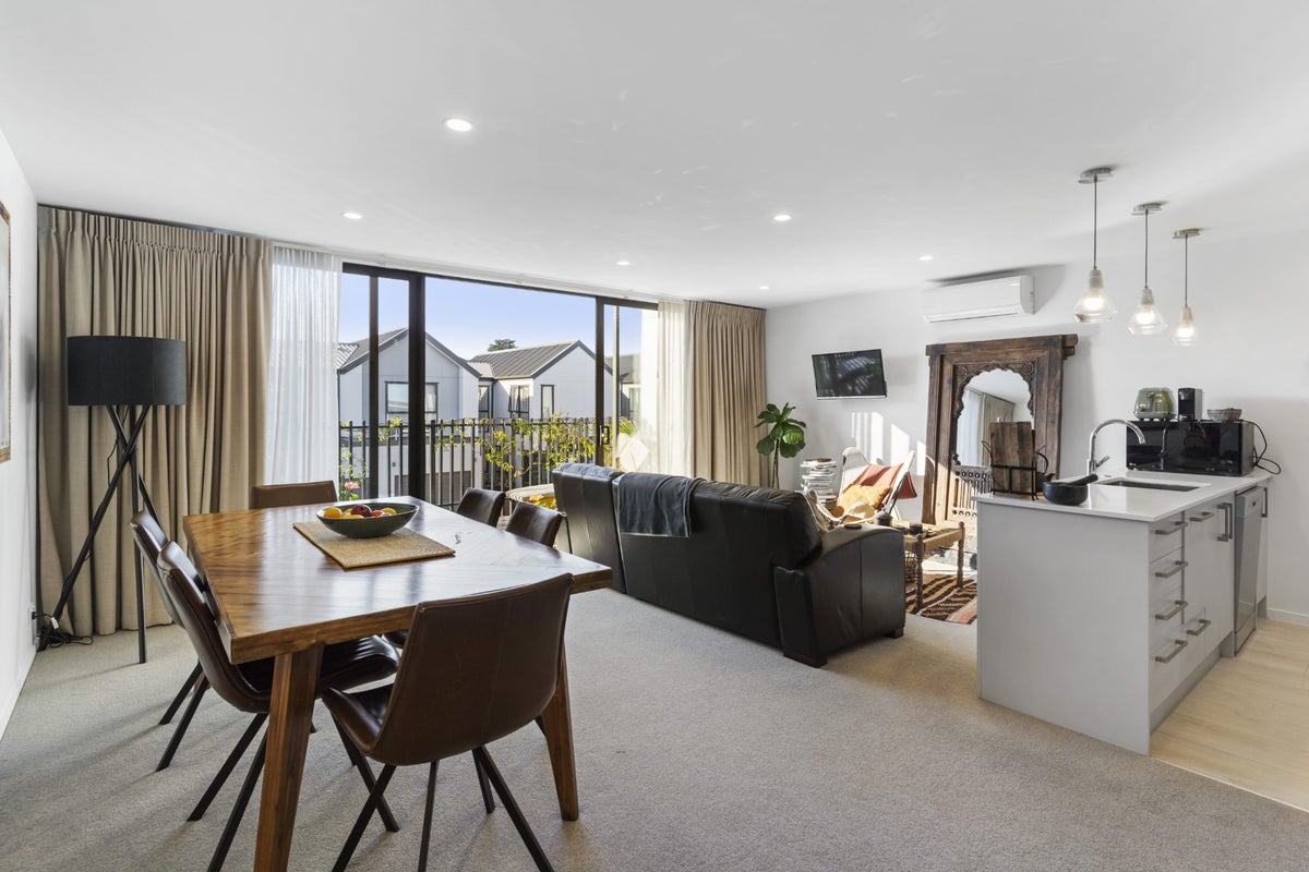 2/5 Paketai Lane, Beachlands, Auckland - Carousel 1