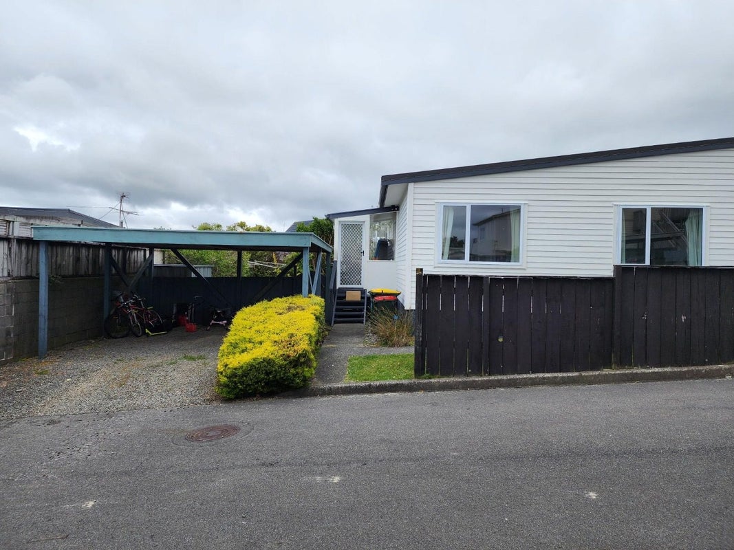 3B OAKLEIGH ST, MAUNGARAKI, LOWER HUTT - Carousel 1