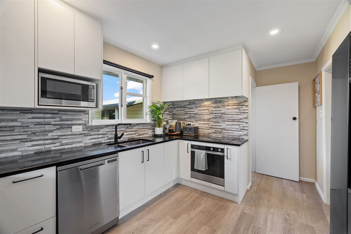 29 Stackhouse Avenue, Bishopdale, Christchurch - Carousel 2