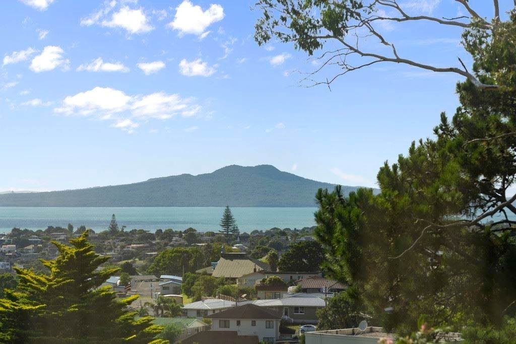 120 Sunrise Avenue, Mairangi Bay, Auckland - Carousel 2
