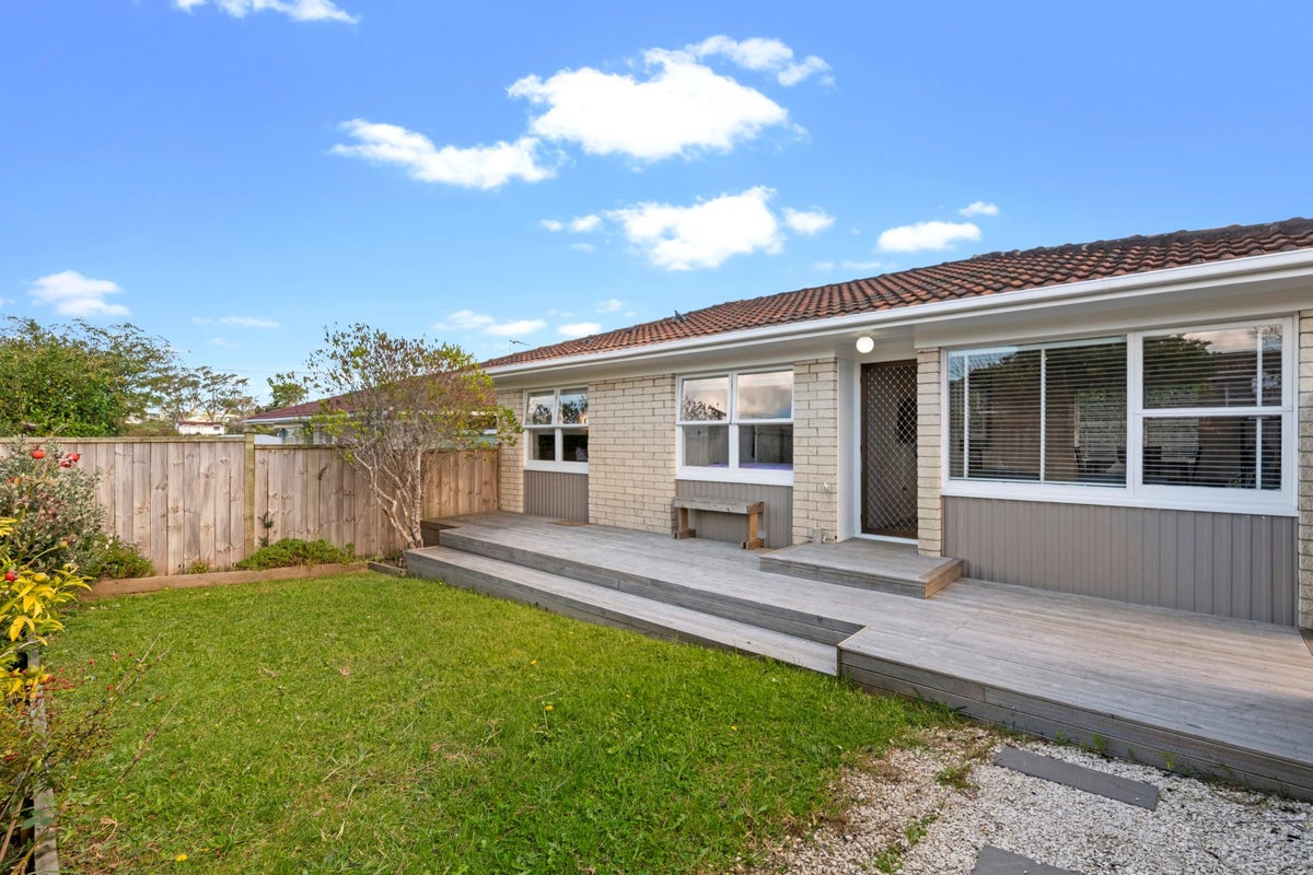 2/9 Tristram Avenue, Forrest Hill, Auckland - Carousel 1