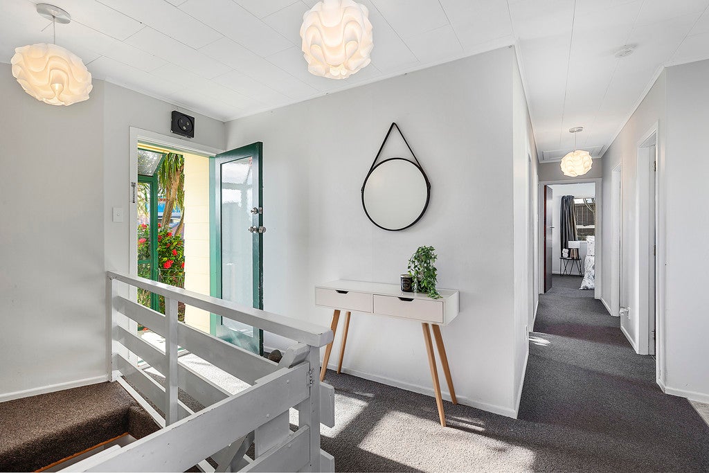 19 Lomita Road, Johnsonville, Wellington - Carousel 2