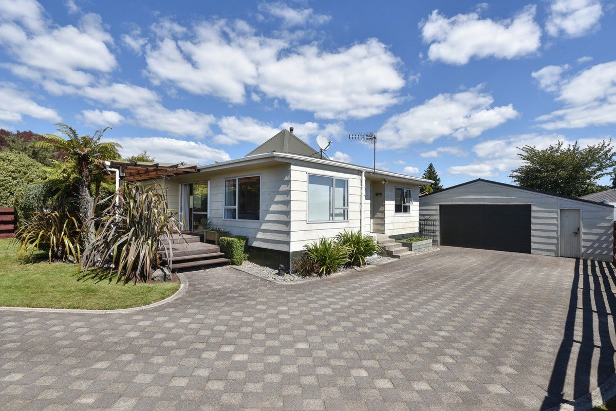 14 Burton Place, Owhata, Rotorua - Carousel 1