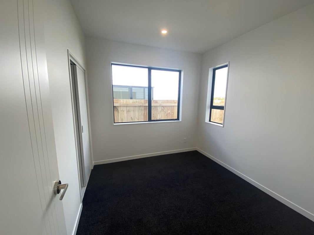 61 Farranfore Road, Opaheke, Papakura - Carousel 11