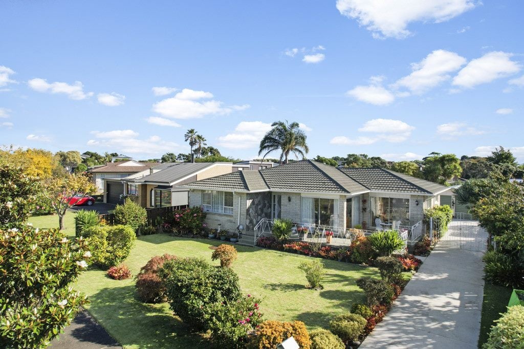 3 Claresholm Place, Mangere Bridge, Auckland - Carousel 1