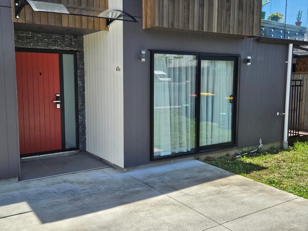 2/45 Fowlds Avenue, Sandringham, Auckland - Carousel 1