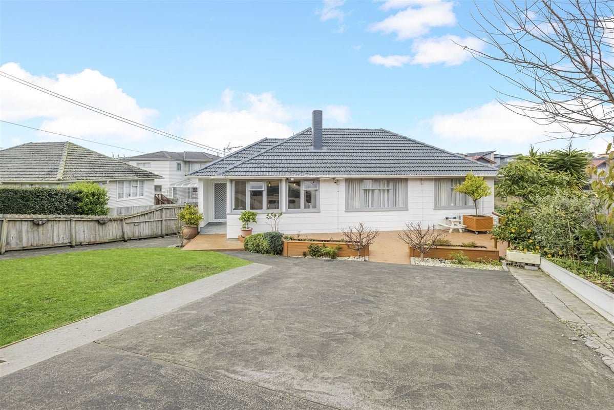 14A Kallu Crescent, Mount Roskill, Auckland - Carousel 1