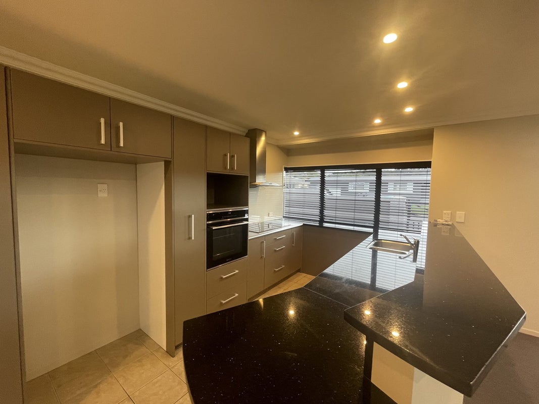 74 Avenue Road, Greenmeadows, Napier - Carousel 1