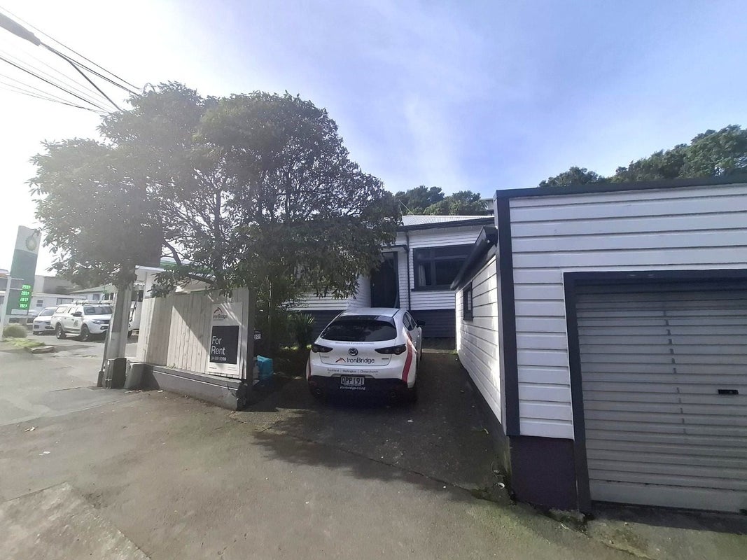 221 Ohiro Road, Brooklyn, Wellington - Carousel 1