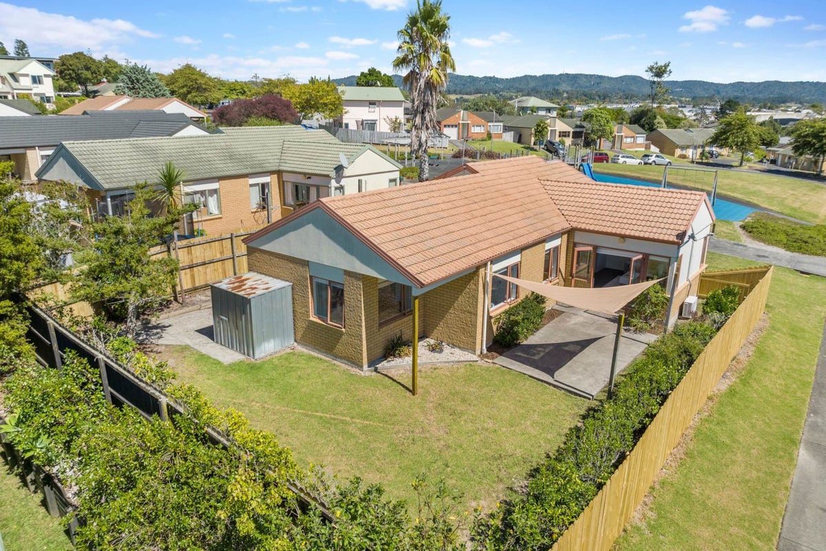 28 Blueridge Close, Sunnyvale, Auckland - Carousel 1