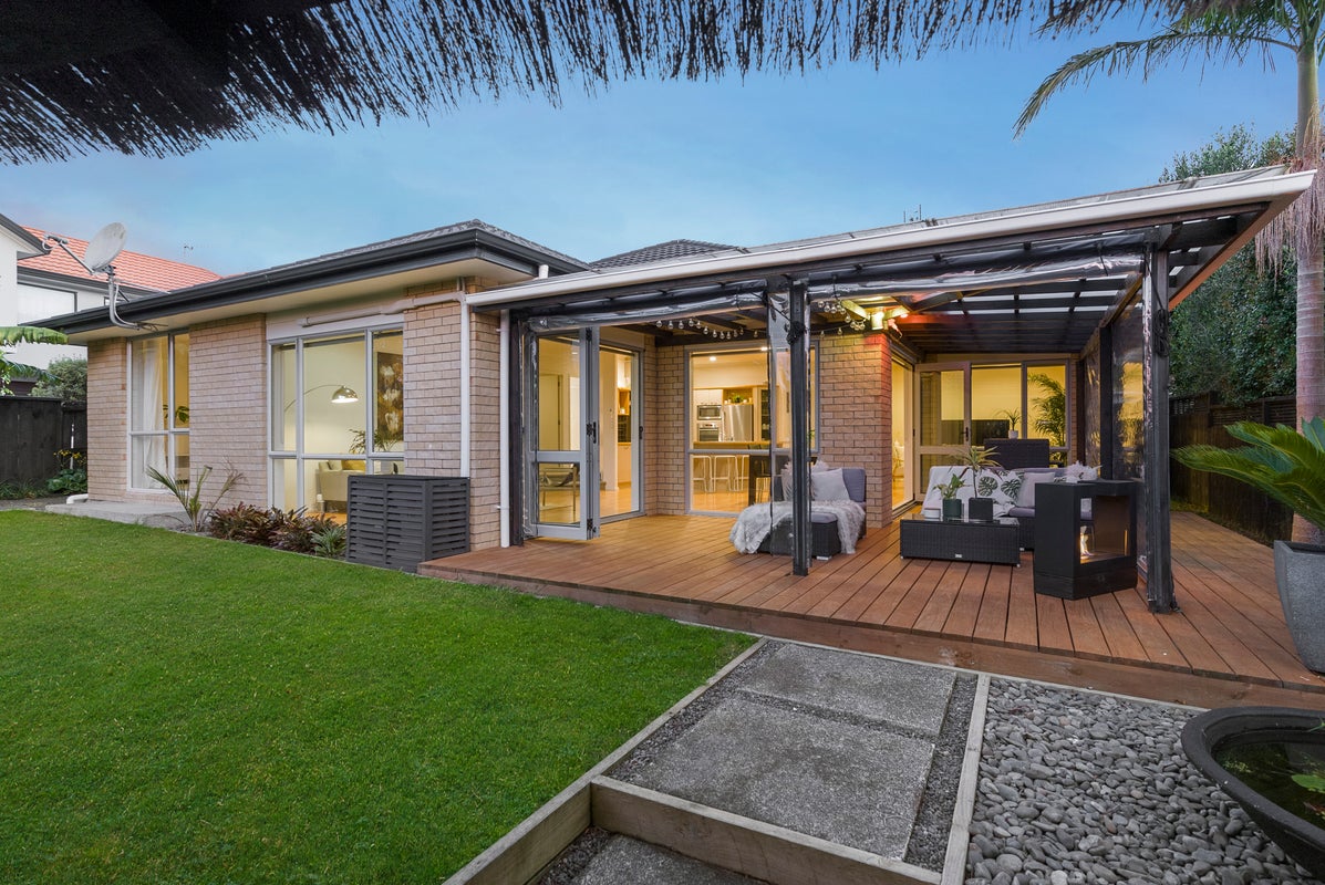 8 Louvain Place, Greenhithe, Auckland - Carousel 2